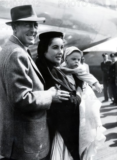 Elizabeth TAYLOR and Michael WILDING with son