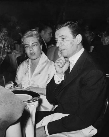 Yves MONTAND and Simone SIGNORET