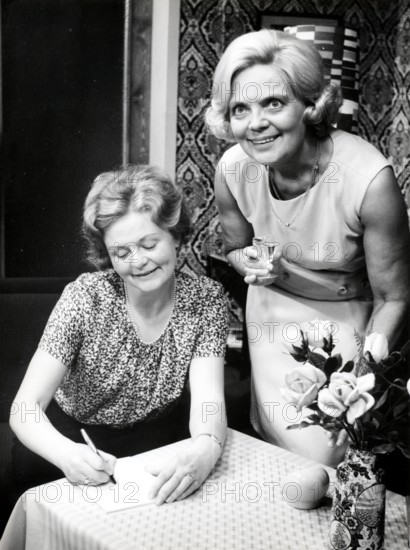 Ursula RUNGE and Heidi KABEL in 'Quartet for three', undated