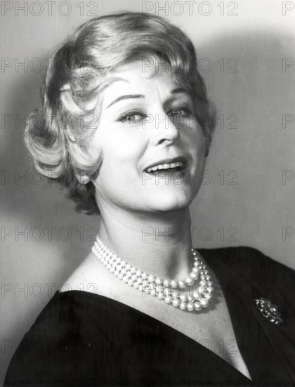 Marika RÖKK, portrait