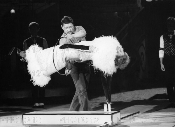 Rainer Werner FASSBINDER, Hanna SCHYGULLA, "Stars in the ring" 1980