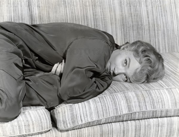 Shirley MacLAINE , resting