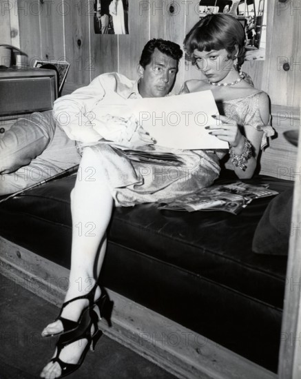 Shirley MacLAINE and Dean MARTIN