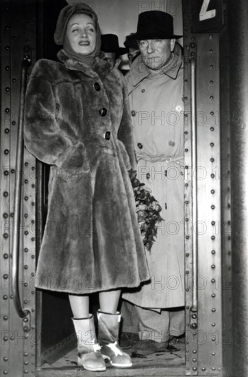Marlene DIETRICH and Jean GABIN in Paris