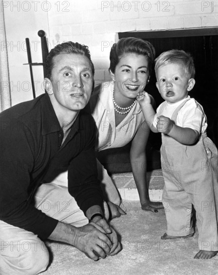 Kirk DOUGLAS with wife Anne BUYDENS and son Peter Vincent 1957