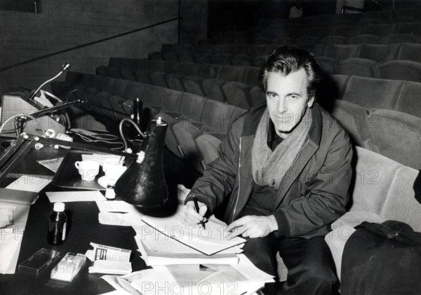 Maximilian SCHELL as director at the Olivier Theatre, London 1977