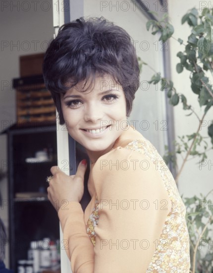 Uschi GLAS, portrait