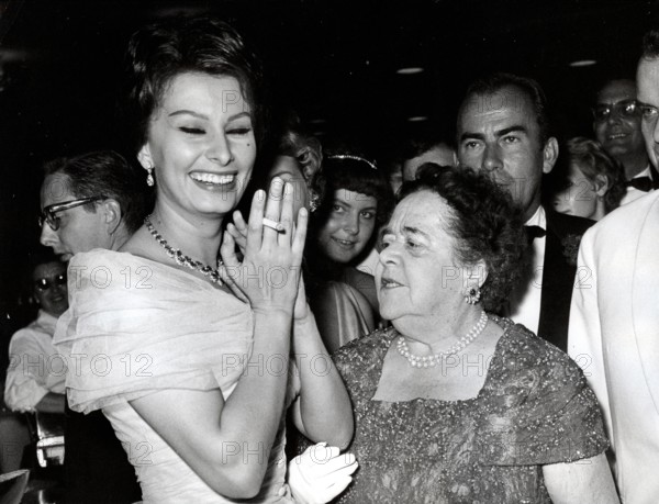 Sophia LOREN and Elsa MAXWELL, Berlinale 1959