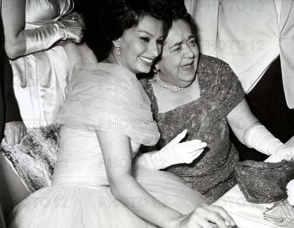 Sophia LOREN and Elsa MAXWELL, Berlinale 1959