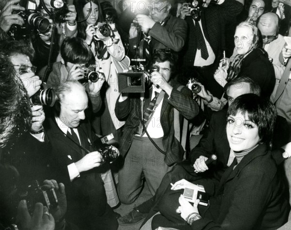 Liza MINNELLI at a press conference at the Hotel Savoy, London 1973