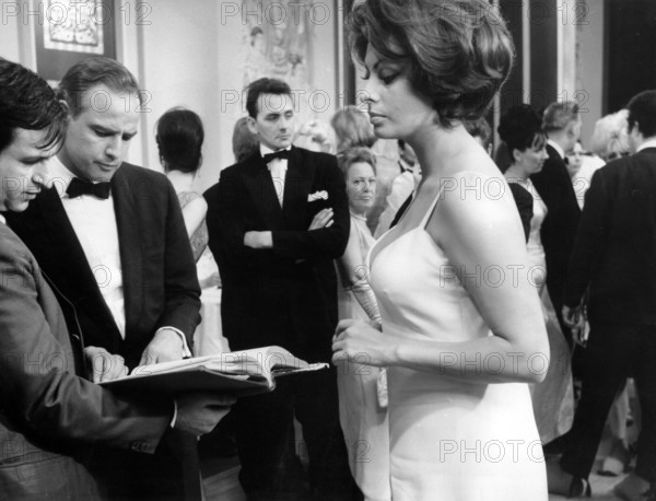 Marlon BRANDO, Sophia LOREN, filming "The Countess of Hong Kong", 1966