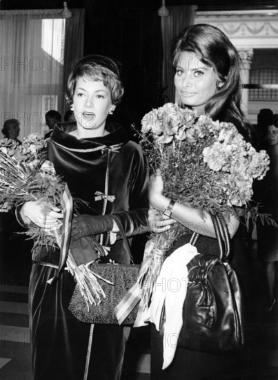 Bambi Awards ceremony 1961 in Karlsruhe, Ruth Leuwerick and Sophia Loren