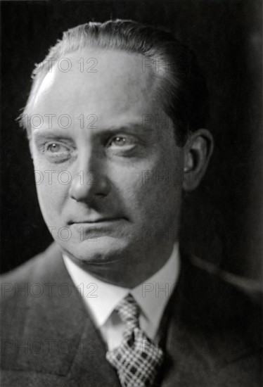Jean DEBUCOURT, 1935