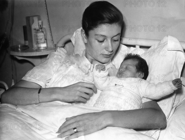 Anouk AIMEE with baby Manuela
