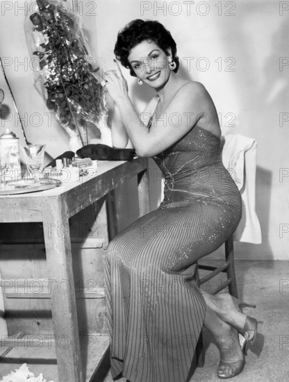 Jane RUSSELL in her dressing room, 1960