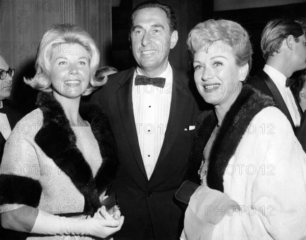 Doris DAY together with husband Martin MELCHER and Eve ARDEN