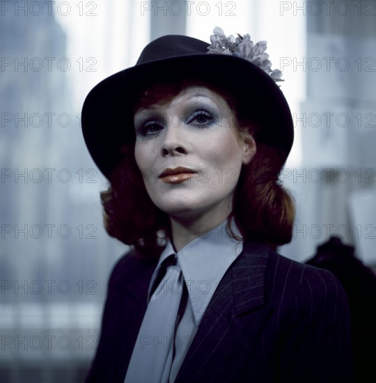 Elisabeth VOLKMANN, portrait with hat