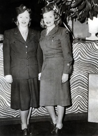 Marlene DIETRICH + daughter Maria