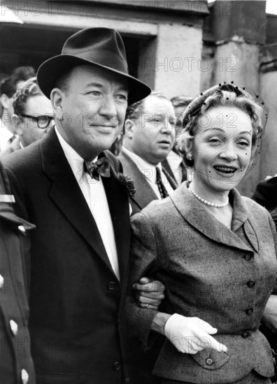 Marlene DIETRICH and Noel COWARD, 1954