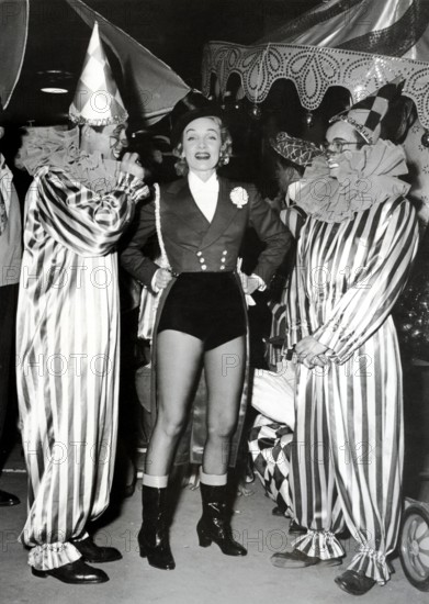 Marlene DIETRICH as circus director
