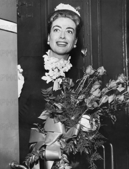 Joan CRAWFORD in New York, 1952