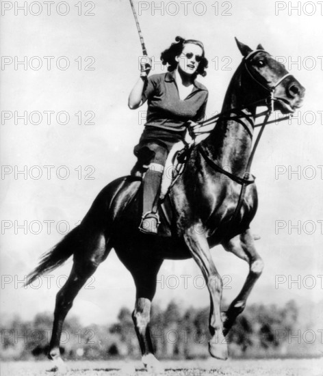 Joan CRAWFORD at polo