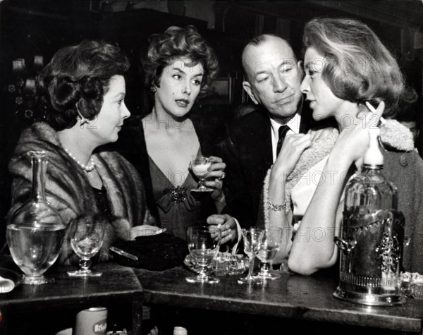 Vivien LEIGH, Kay KENDALL, Noel COWARD, Lauren BACALL