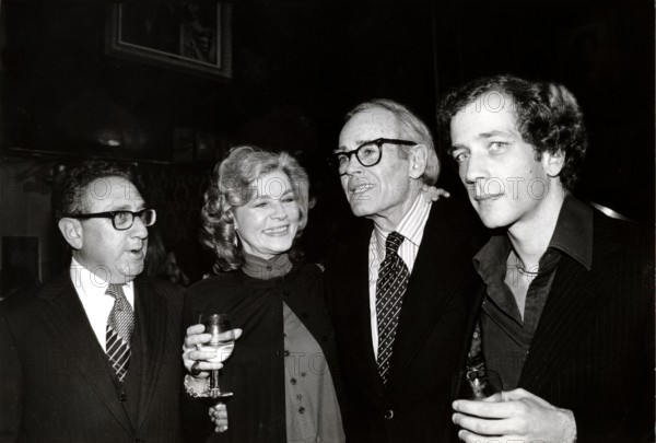 H. KISSINGER, L. BACALL, H. FONDA and S. BOGART