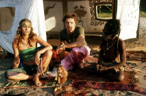 Uschi OBERMAIER and Dieter BOCKHORN on the beach in Goa in 1976