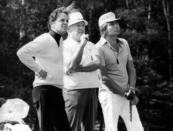 Bob HOPE and Gunter SACHS playing golf, 1972