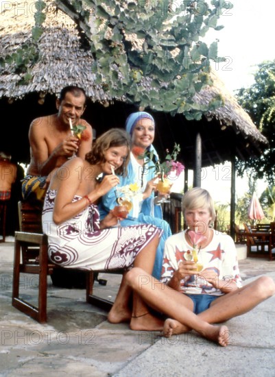 Walter GILLER with his family on vacation in Kenya, 1978