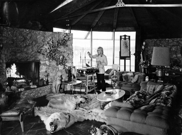 Kim NOVAK at home in her 'seagull nest'