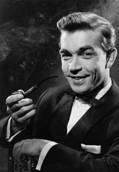 Claus BIEDERSTAEDT with a pipe