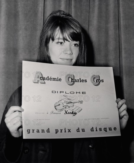 Francoise HARDY with music prize, 1963