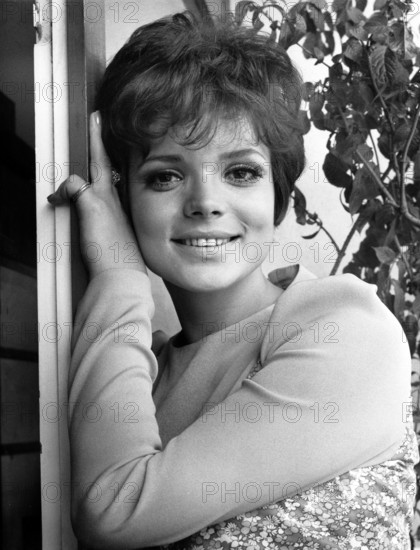 Uschi GLAS, portrait