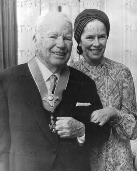Sir Charlie CHAPLIN and Oona CHAPLIN, London 1975