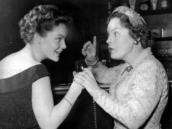 Romy SCHNEIDER with her mother Magda at a bar, Hamburg 1953