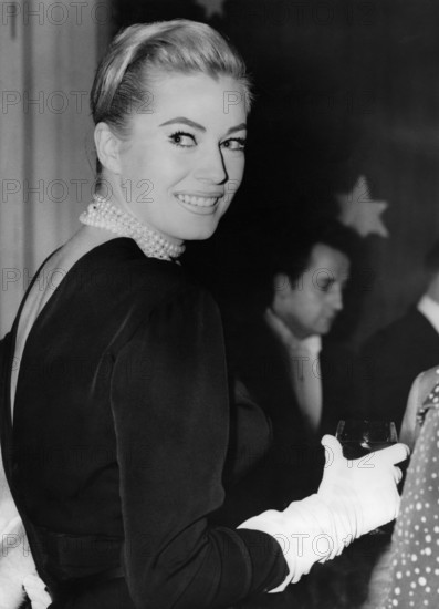 Anita EKBERG in London