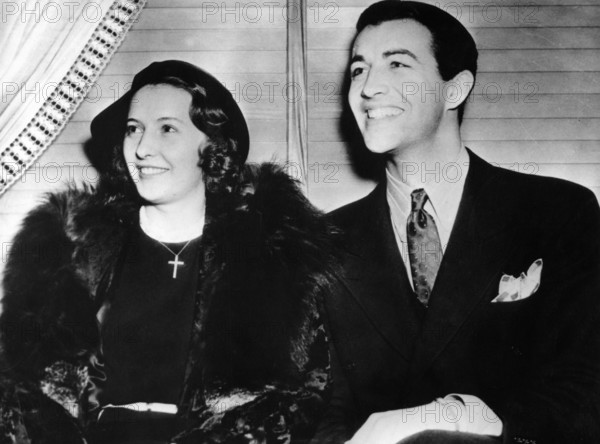 Barbara STANWYCK and Robert TAYLOR engagement
