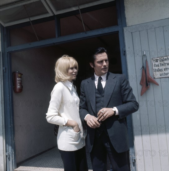 Alain DELON and Mireille DARC in Daglfing