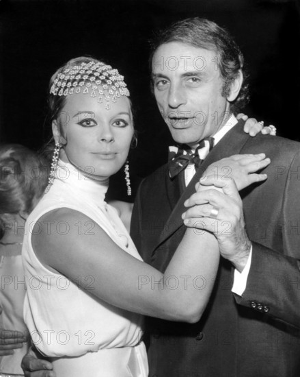 Elke SOMMER and Joe HYAMS
