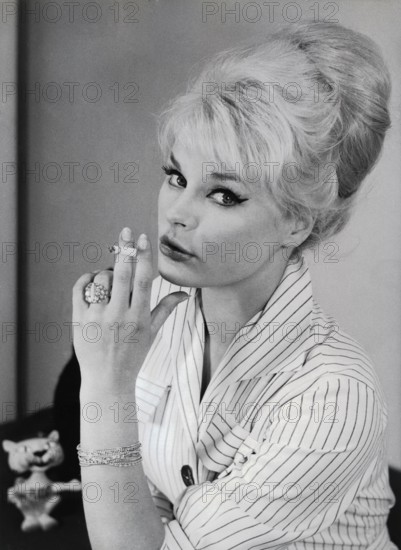 Elke SOMMER, portrait 1961