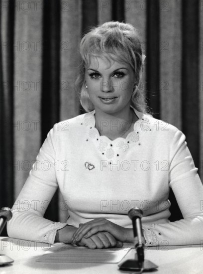 Barbara VALENTIN, portrait in the studio