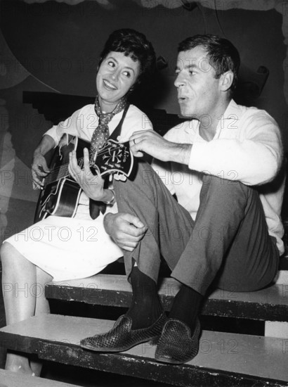 Caterina VALENTE and Chris HOWLAND, 1963