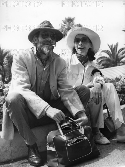Peter O'TOOLE with wife Sian PHILLIPS, Cannes 1972