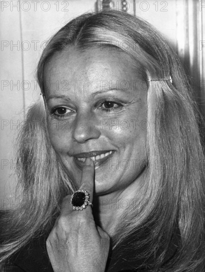 Jeanne MOREAU with ruby   ring, 1972
