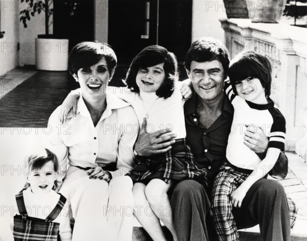 Vidal SASSOON with family 1974