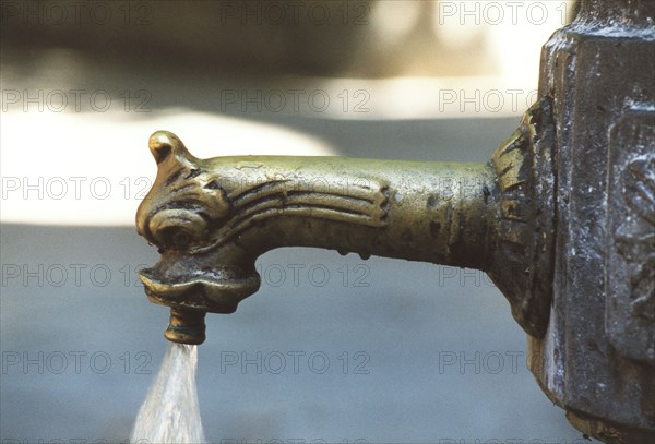 Détail d'une fontaine publique à Venise.