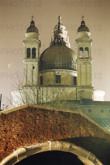 L'église Sainte-Marie du Salut et le Pont dell'Umiltà à Venise.