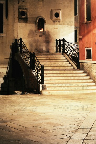 Ghosts on the Feltrina bridge